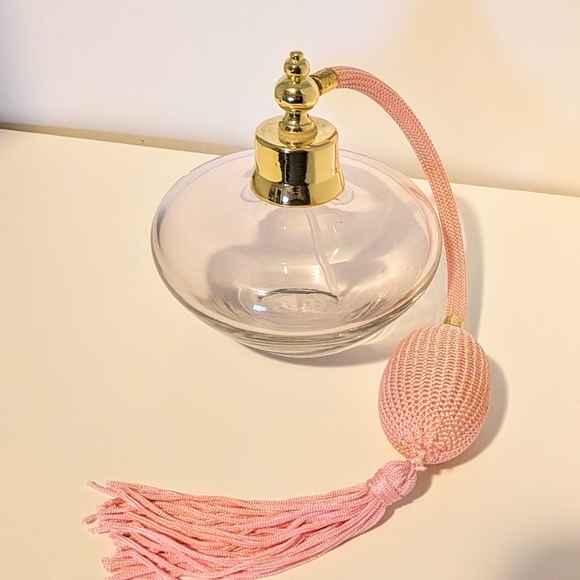 Elegant Pink Glass Perfume Atomizer with Pink Bulb - Picture 6 of 6